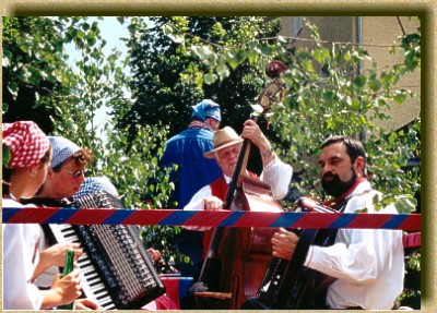 Stimmung machen die              Musiker